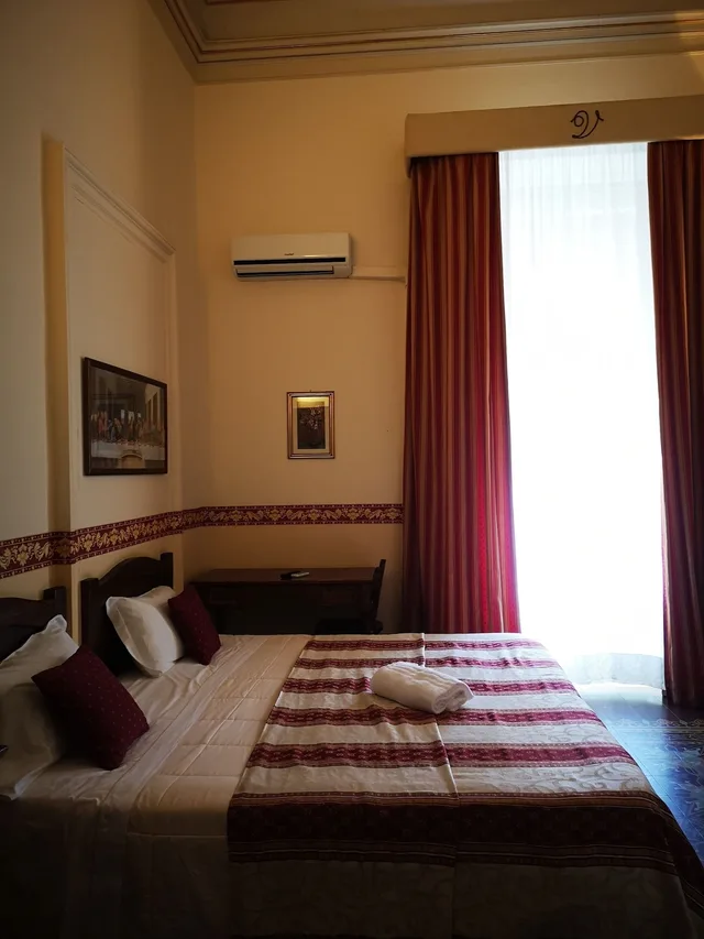 غرفة كومفورت ثلاثية بسرير مزدوج وسرير فردي، Hotel Valentino 3/10