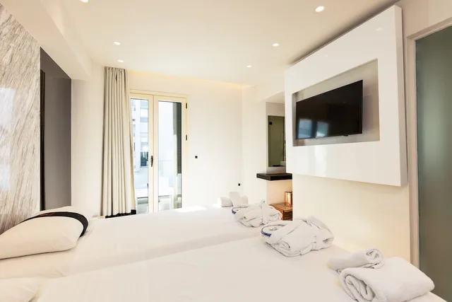 Junior Suite, Double Bed, Partial Sea View, Sofa, Kahlua Sea View Suites 7/10