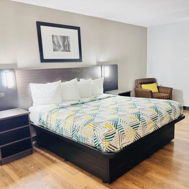 غرفة بسرير كينج لذوي الإعاقة، Motel6 Milford, CT 4/10