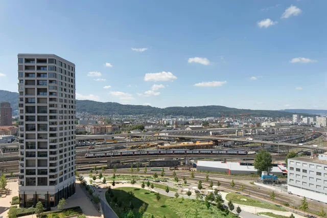 جناح جونيور، RENAISSANCE ZURICH TOWER HOTEL 1/1