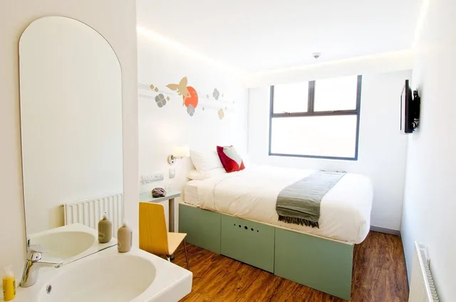 غرفة قياسية بسرير كينج، Bannister Hotel 6/6