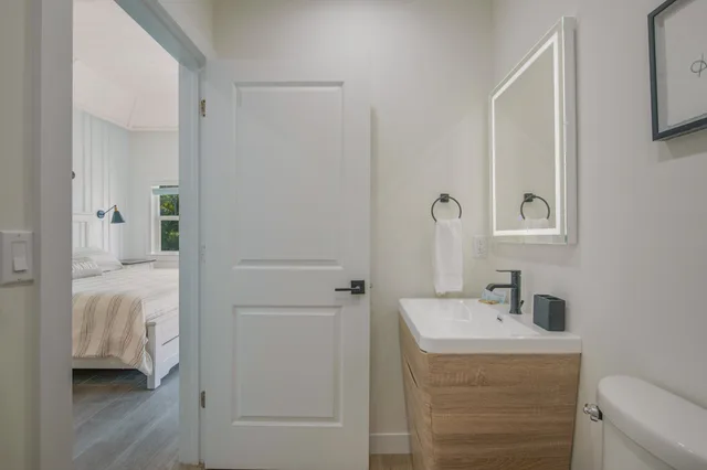Deluxe, Studio, King Bed, Beach Front, Ocean View، On the Beach Casey Key 6/6