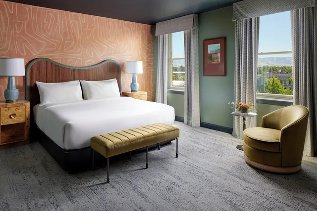 Tower, King Bed, Sofa، The Marcus Whitman Hotel And Conference Center 2/3