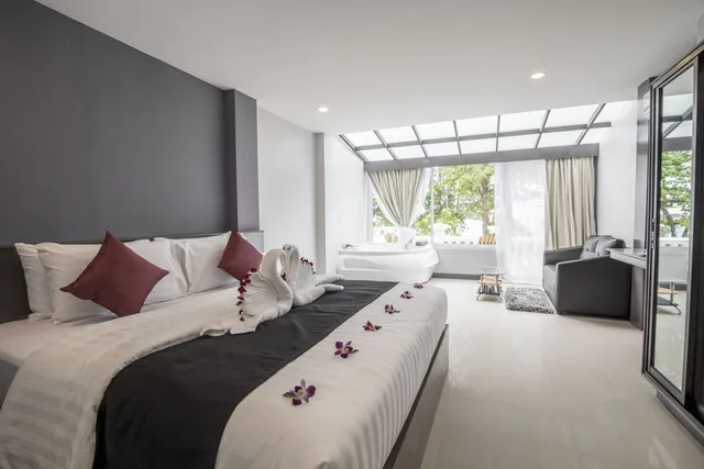 Junior Suite, Hot Tub, MODERN LIVING HOTEL 1/6