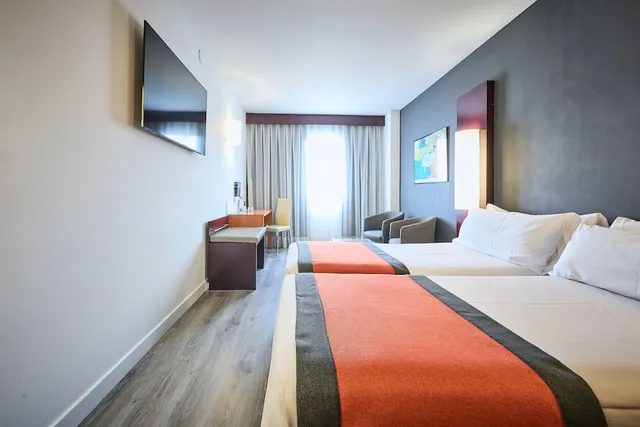 Room, Single, Twin Beds, Catalonia Sabadell Hotel 2/10