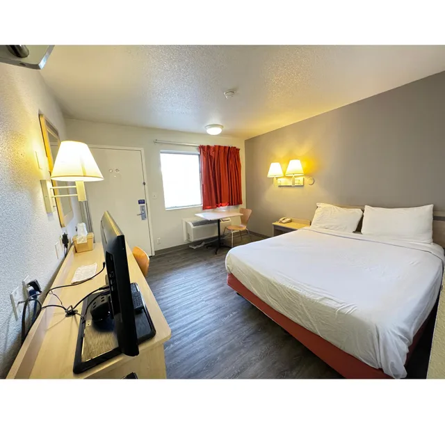غرفة بسرير مزدوج لذوي الإعاقة، Motel6 Casper, WY 1/4