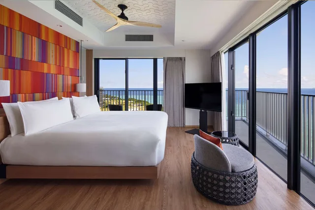 جناح بريميير بإطلالة على البحر بـ3 غرف نوم، The Beach Resort Sesoko by Hilton Club 1/3