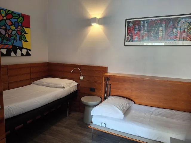 غرفة قياسية رباعية بسرير مزدوج وسريرين منفصلين، Hotel Europa 2/10