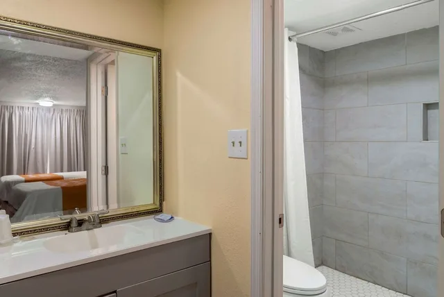 غرفة قياسية بسرير كوين، Rodeway Inn Colonial Heights I-95 2/2
