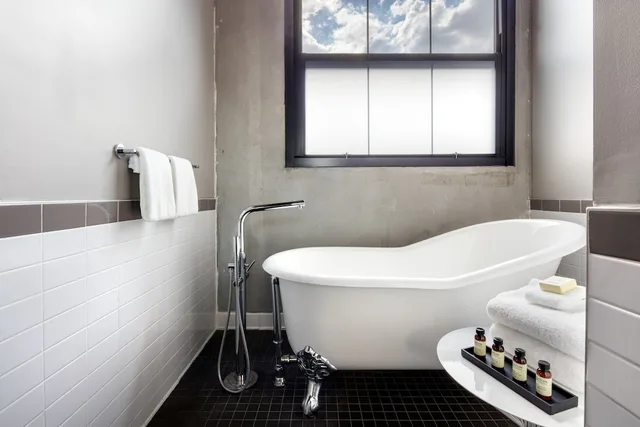 Suite, King Bed, Balcony, Accessible, Hotel Nyack a JdV by Hyatt Hotel 4/4