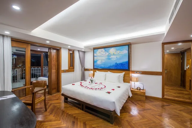 جناح عائلي بسرير كينج وسرير فردي بإطلالة على المدينة بشرفة بغرفتي نوم، Haibay Hotel 2/10