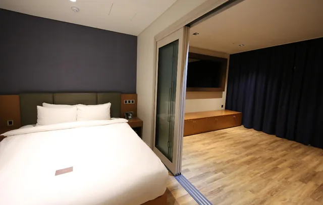 جناح عائلي بسرير كوين بإطلالة على البحيرة، Sea Cruise Hotel 1/1