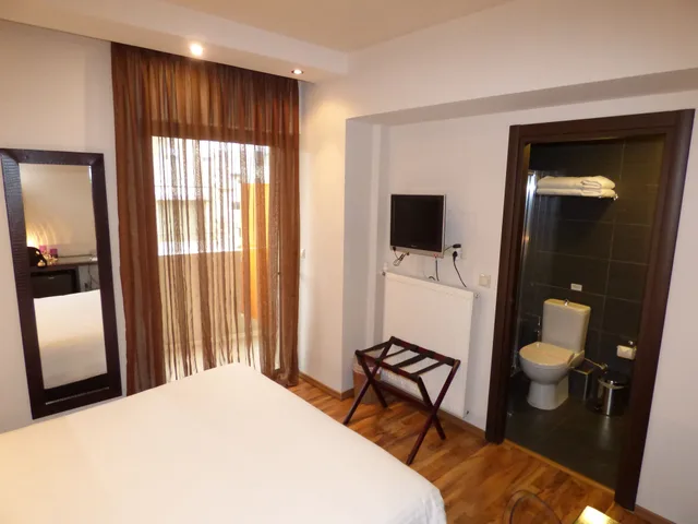 غرفة قياسية بسرير كوين، Athens Habitat 2/3