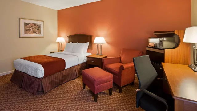 Room, Accessible, Best Western Hickory 5/7