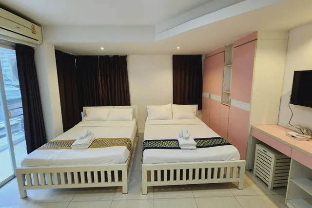 Standard, Twin Beds, Zenith Life 7/10