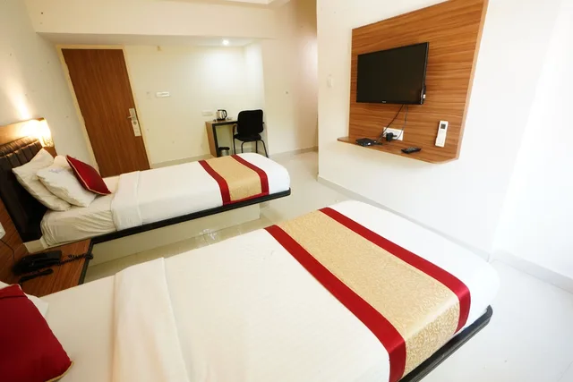 غرفة تنفيذية بسرير كوين، HOTEL GRAND BEE 7/10