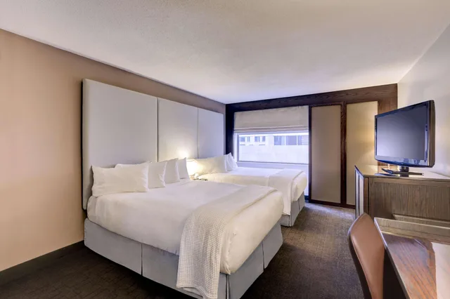 غرفة مريحة عائلية بسرير مزدوج، ARC The Hotel Ottawa 2/3