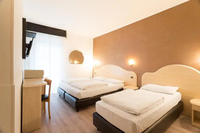 غرفة قياسية ثلاثية، Hotel Rudy 1/1