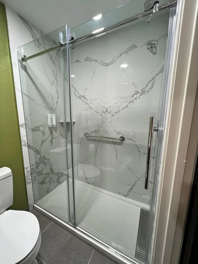 جناح بسرير كينج، Sleep Inn & Suites Salina I-135 4/4
