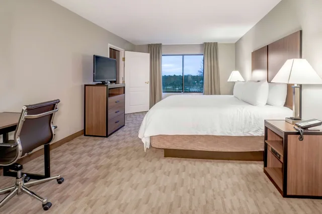 غرفة قياسية بسريرين كوين بإطلالة على النهر، Riverview Inn & Suites, Ascend Hotel Collection 5/8