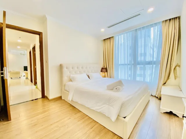 3 Bedrooms, Deluxe, Apartment, 1 King and 2 Queen Beds, 2 Bathrooms، Christine S Saigon Apartment 10/10