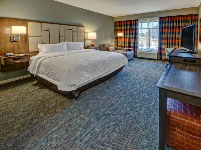 استوديو بسرير كينج مع أريكة لذوي الإعاقة، Hampton Inn And Suites Memphis Germantown 1/10
