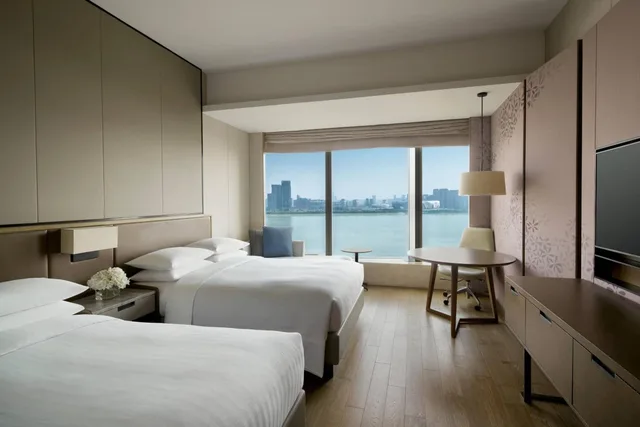 غرفة بريميير بسريرين مزدوجين بإطلالة على النهر، Hangzhou Marriott Hotel Qianjiang 3/6