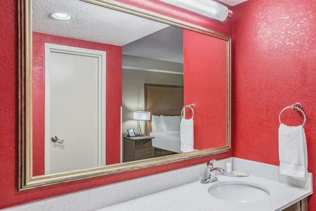 1 Bedroom, Suite, 2 Queen Beds, La Quinta Inn & Suites by Wyndham DC Metro Capital Beltway 2/5