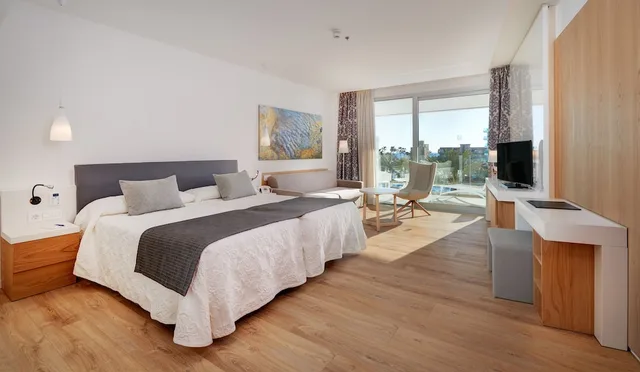 Room, Double Bed, Pool View, Balcony, Hipotels Playa de Palma Palace 1/3