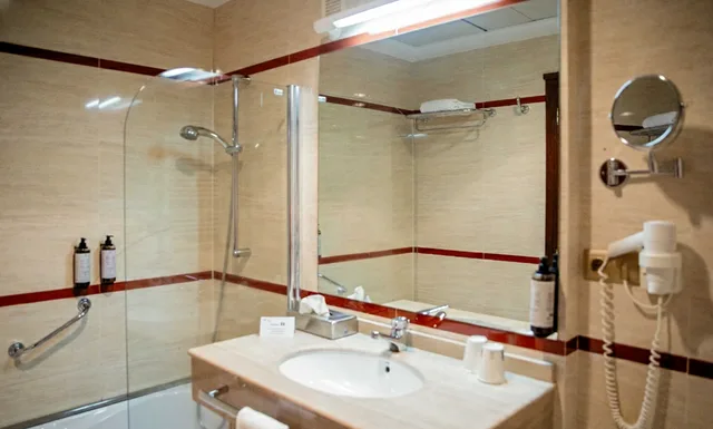 Room, Double Bed, with Child Extra Bed، Gran Hotel De Ferrol 3/4