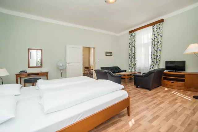 شقة عائلية بسرير مزدوج وسريرين منفصلين بغرفتي نوم بمطبخ، Orion Hotel Prague 3/9