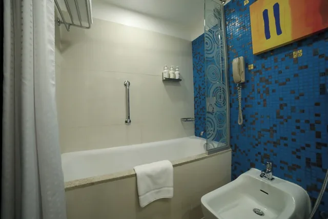 غرفة قياسية مفردة، Holiday Inn Al Thuraya City 7/8