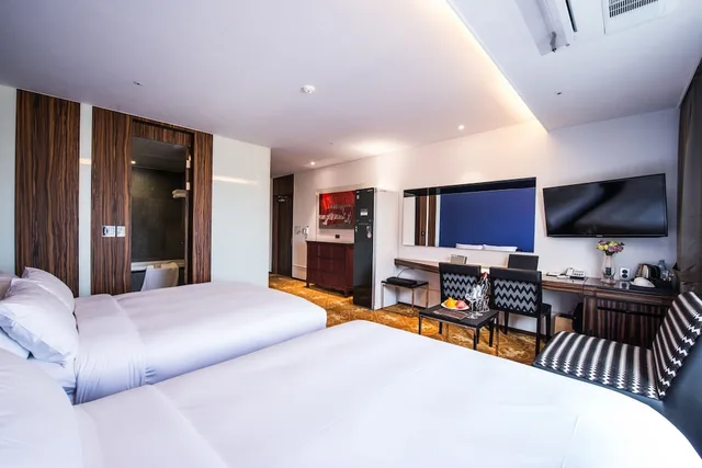 Style, Family, 2 Queen Beds، Hotel Leo 1/2