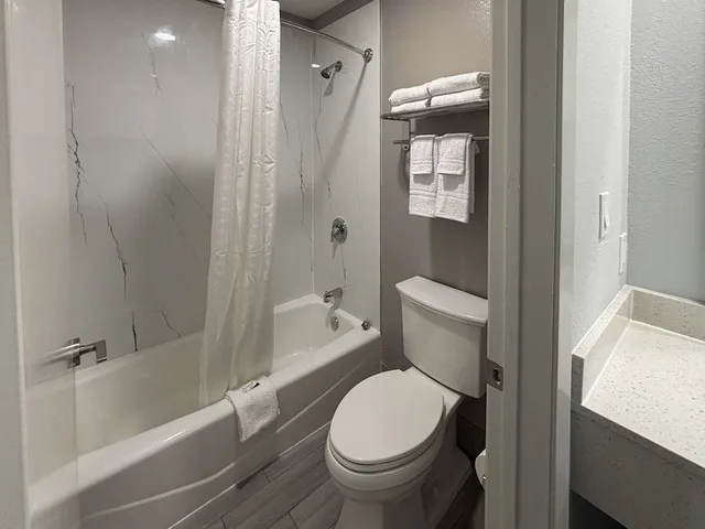 غرفة ديلوكس بسريرين كوين للمدخنين، Motel6 La Porte, TX 5/6