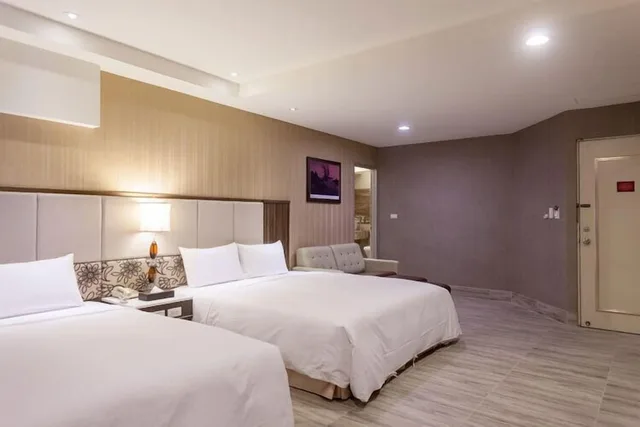 Deluxe, Quadruple, 2 Double Beds, Maple Hotel 2/4