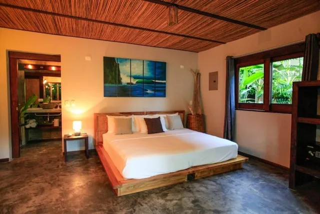 Design, Studio, King Bed, Beach Side, Kitchen, Lua Villas 2/4