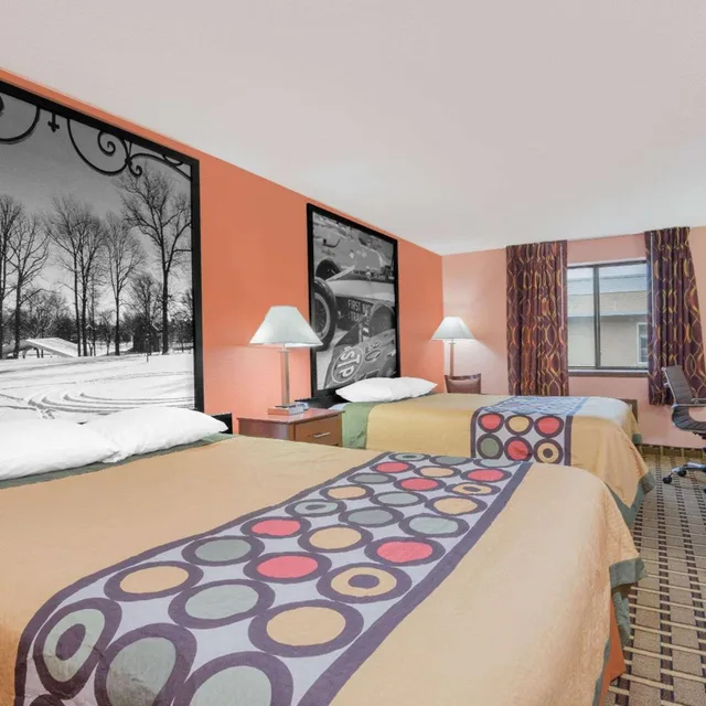 Room, 2 Queen Beds, Super 8 By Wyndham Shelbyville 4/5