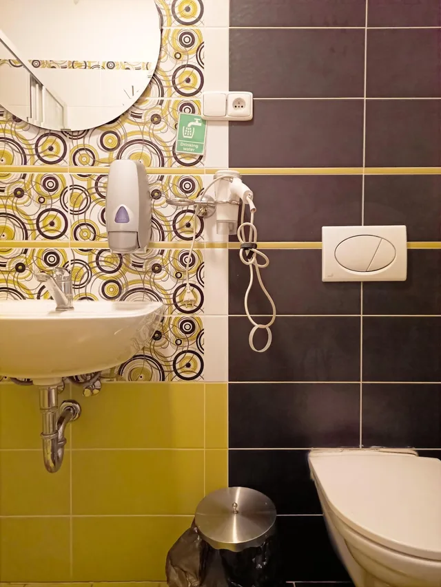 غرفة بسرير مزدوج أو سريرين منفصلين بحمام مشترك، Charles Bridge Hostel & Apartments 4/6