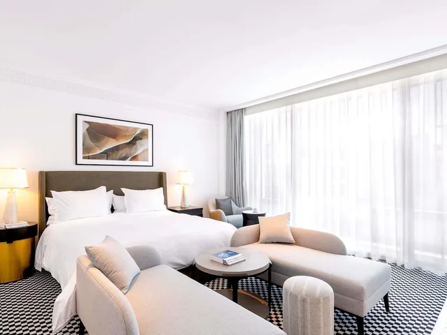 جناح جونيور بسرير كينج، Fairmont La Marina Rabat-Salé 3/8