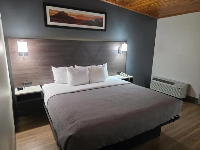 غرفة بسرير كينج، Quality Inn in Winchester, VA 5/5