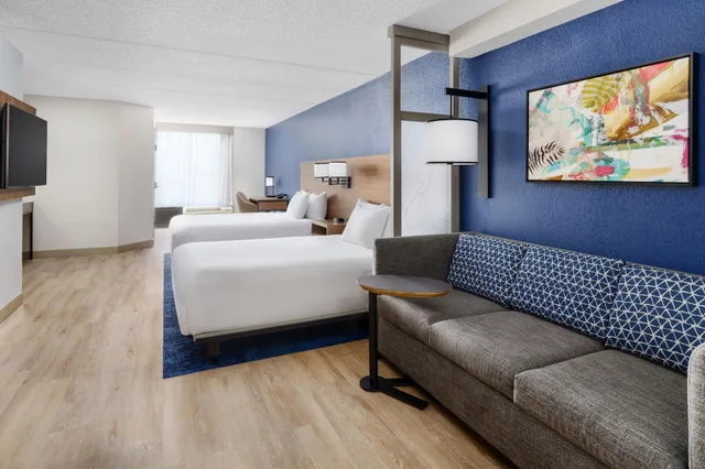 غرفة بسريرين كوين مع أريكة لذوي الإعاقة، Hyatt Place Across from Universal Orlando Resort 2/4