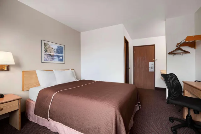غرفة بسرير كوين، Travelodge By Wyndham Elko Nv 2/2
