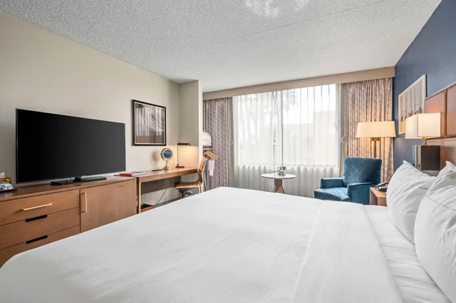 غرفة بسرير مزدوج لذوي الإعاقة، DoubleTree by Hilton Hotel Tucson - Reid Park 2/3