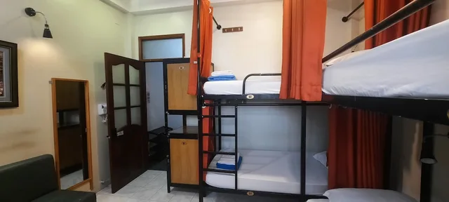 سكن مشترك مختلط بستة أسرّة، Long Hostel 2/6