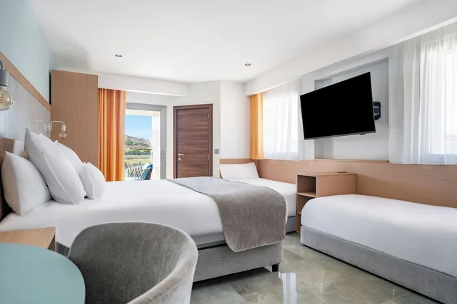غرفة رباعية بسرير كينج وسرير فردي، Reef Hotel & Spa 3/7
