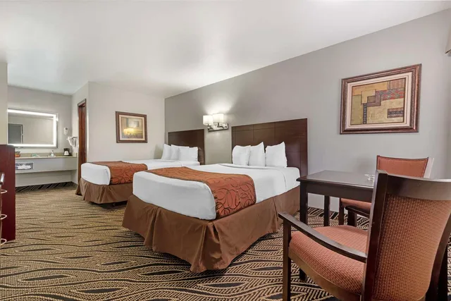 غرفة بسريرين مزدوجين للمدخنين، Best Western Red Carpet Inn 3/4