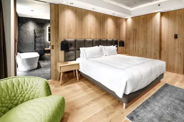 3 Bedrooms, Signature, Swiss, Apartment, 3 King Beds, Sofa، Swissotel Damian Jasna 2/4