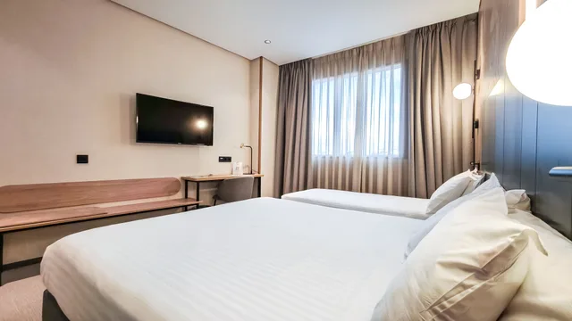 Standard, Double Bed, with Child Extra Bed، Silken Ciudad Gijon 2/6