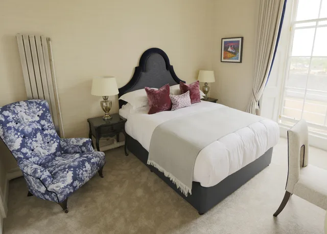 Petite, Town House، Nira Caledonia Hotel 6/10