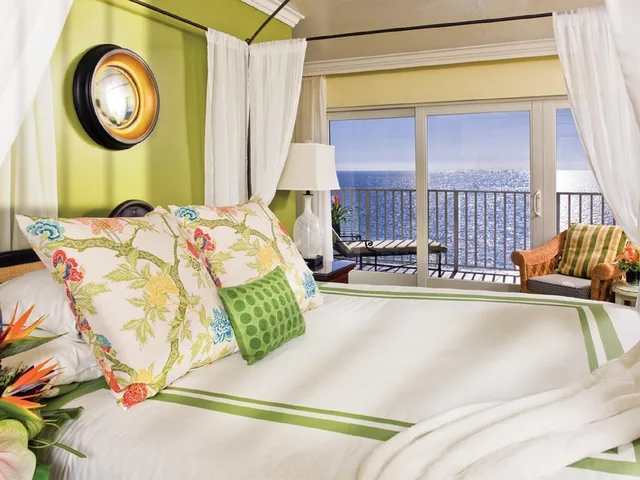 Room, King Bed, Beach Front, Sofa، La Playa Beach Resort 5/10